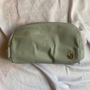 NWT Lululemon Everywhere Belt Bag In Silver Drop SILD LU9B78S